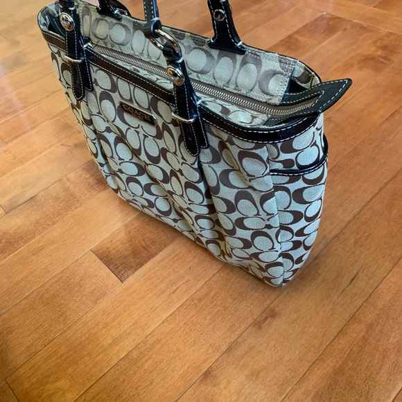 New Coach Signature Khaki Jacquard Tote Bag - Picture 4 of 9